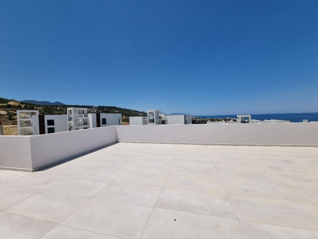 Modern style 2 bedrooms flats with share swimming pool, large teras, small garden and panoramic sea views