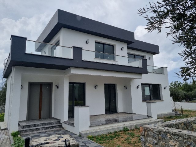 1000m2 içerisinde modern 3 yatak odalı lüks villa