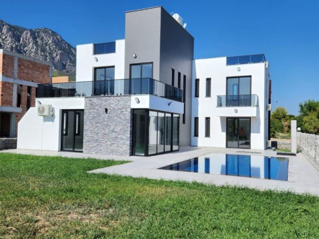 4+1 villa for sale in a magnificent location in Laptada