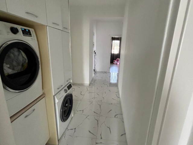 Lefkoşa/Gönyeli 3+2 260 M2 satılık daire 