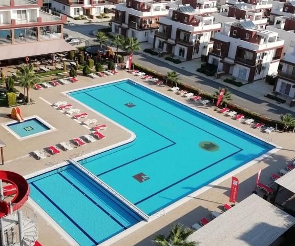 İskele Royal Sun sitesinde satılık ikiz villa