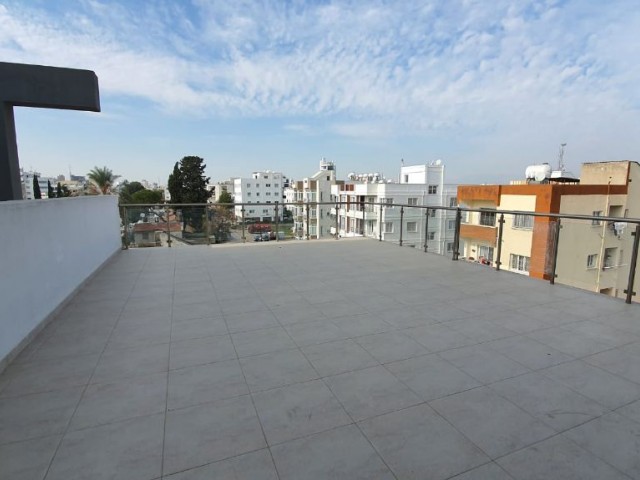 Penthouse For Sale in Küçük Kaymaklı, Nicosia