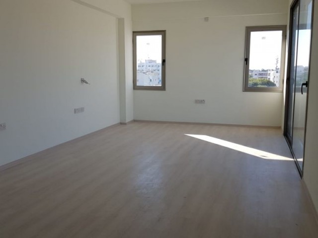 Penthouse For Sale in Küçük Kaymaklı, Nicosia