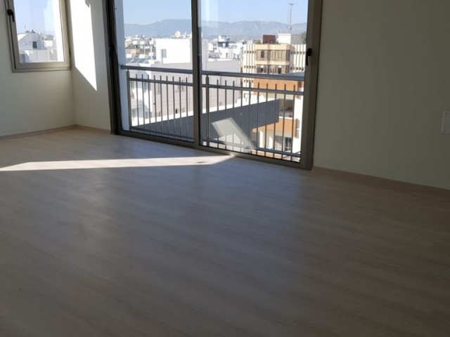 Küçük Kaymaklı Bölgesinde Geniş Teraslı  Satılık Sıfır Penthouse!!!