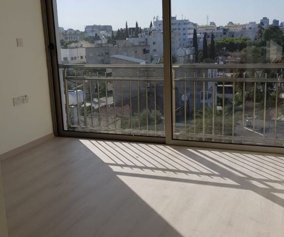 Penthouse For Sale in Küçük Kaymaklı, Nicosia