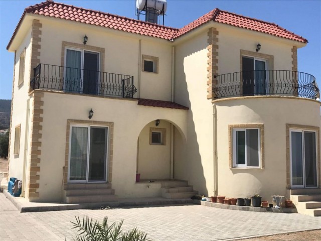 Girne Bahçeli Bölgesinde Satılık Müstakil Villa !!!