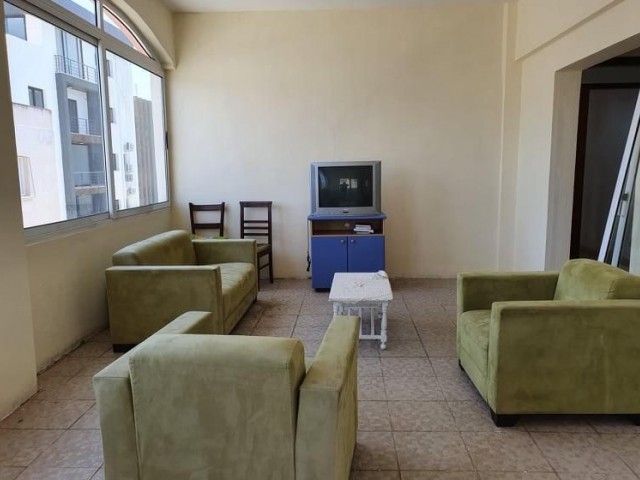 Penthouse For Sale in Küçük Kaymaklı, Nicosia