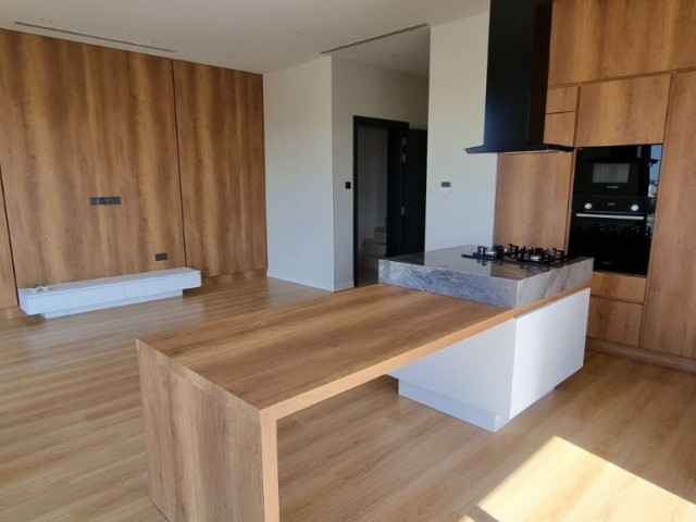 Super-Luxus-Residenzapartments mit voll weißen Möbeln,Zentrale Klimaanlage,Aufzug,exklusives Interieur in der Hauptschlagader mit kleinen Sahne !!! ** 