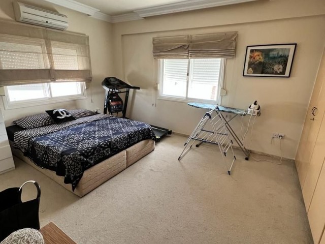 Flat for Sale in Nicosia Köşklüçiftlik Area !!! ** 