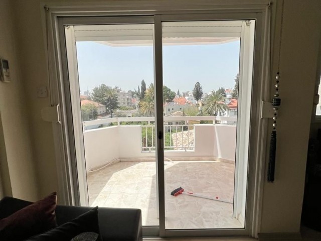 Flat for Sale in Nicosia Köşklüçiftlik Area !!! ** 