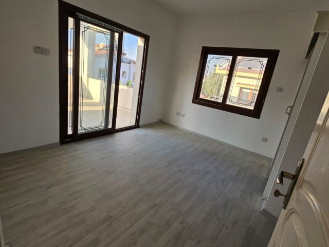 Yenikent Bölgesinde Satılık İkiz Villa KDV + TRAFO YOK !!!