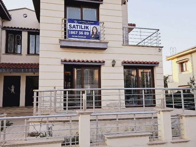 Yenikent Bölgesinde Satılık İkiz Villa KDV + TRAFO YOK !!!