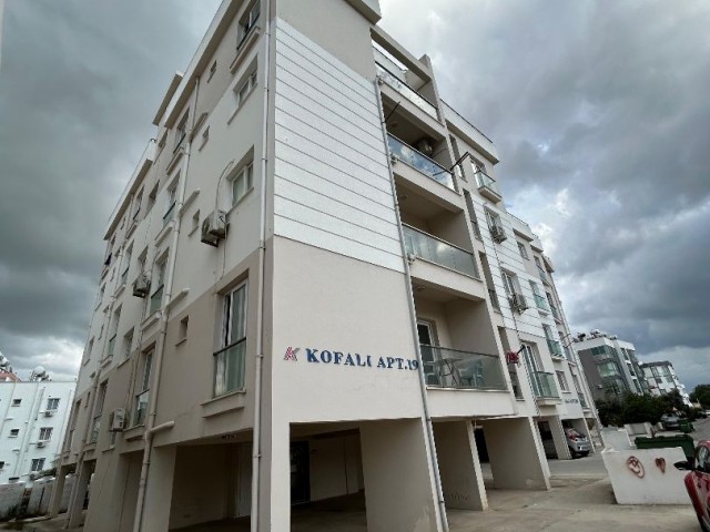 2+1 Flat for Sale in Küçük Kaymaklı Area!!!