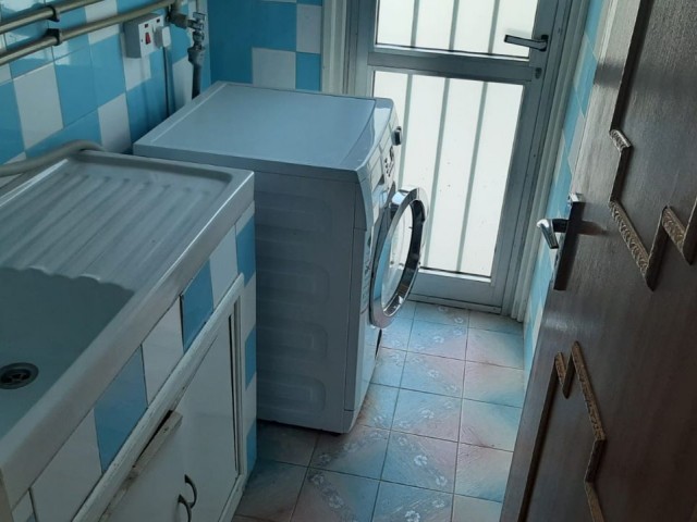 Квартира 3+1 с ванной комнатой в аренду в районе Кызылбаш!!!