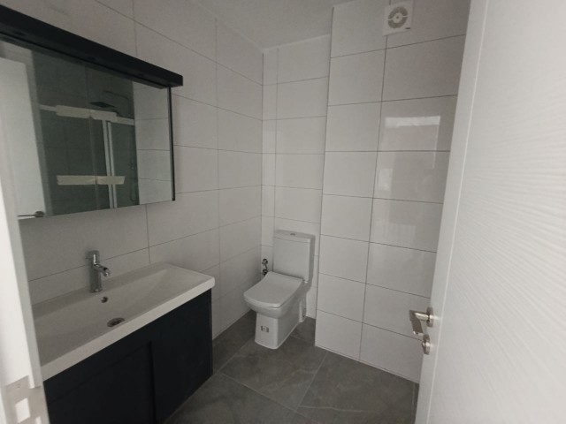 Girne Çatalköyda full eşyalı kendine ait teras alanı olan  1+1 kiralık sıfır daire.