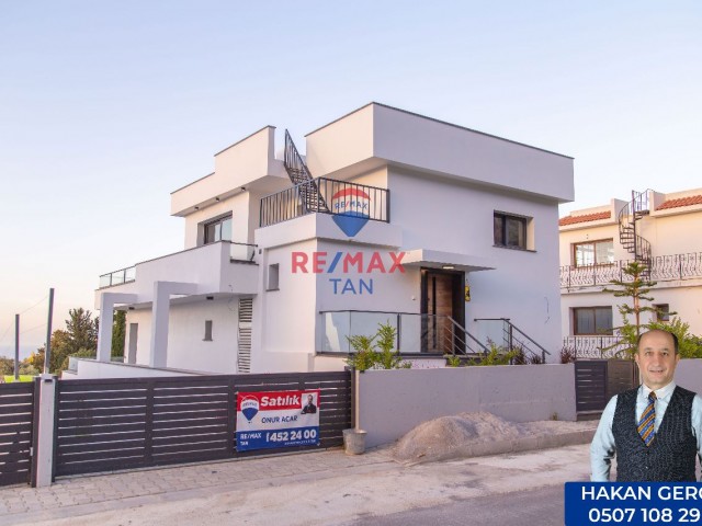 Neue, 420 m2 Villa mit Pool in Karmi, Kyrenia, Zypern ** 