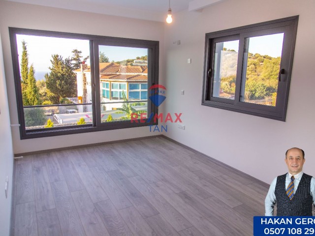 Neue, 420 m2 Villa mit Pool in Karmi, Kyrenia, Zypern ** 