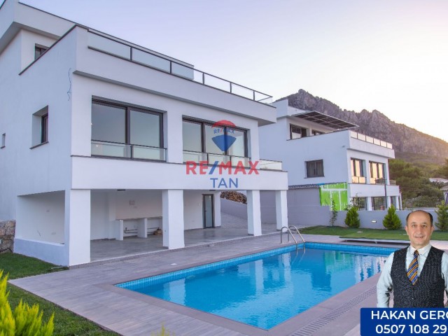 Neue, 420 m2 Villa mit Pool in Karmi, Kyrenia, Zypern ** 