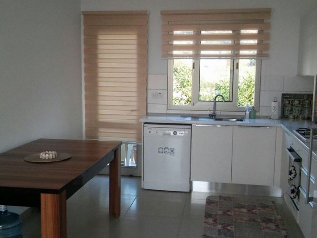 Flat To Rent in Alsancak, Kyrenia