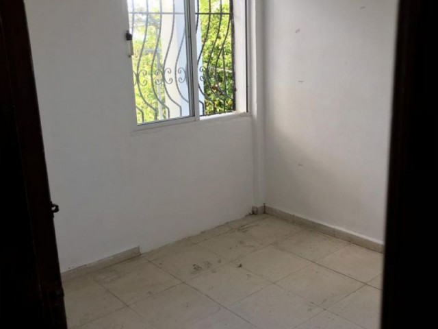 Flat To Rent in Alsancak, Kyrenia