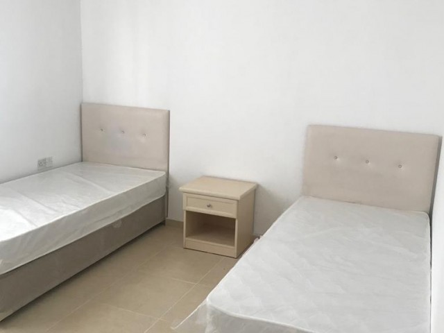 Lefkoşa Yenikent merkezde Gönyeli belediyesi yanında Yakın Doğu Üniversitesi'ne yürüme mesafesinde aylık ödemeli apartman dairesi 2000TL. 05338445618