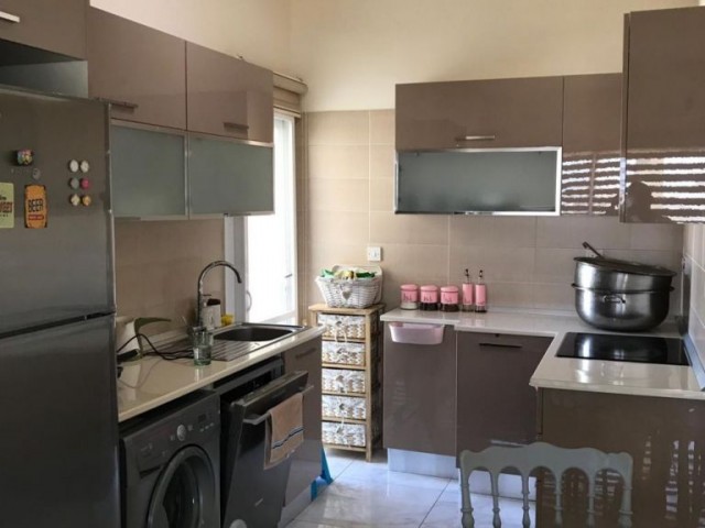 Flat To Rent in Alsancak, Kyrenia