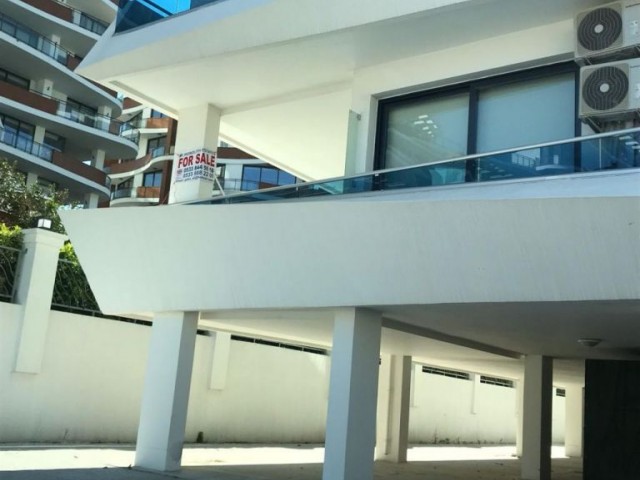 Girne Merkez'de yeni bitmiş lüx rezidance bina otoparklı geniş balkonlu ebeveyn banyolu 2+1 satılık daire.05338445618