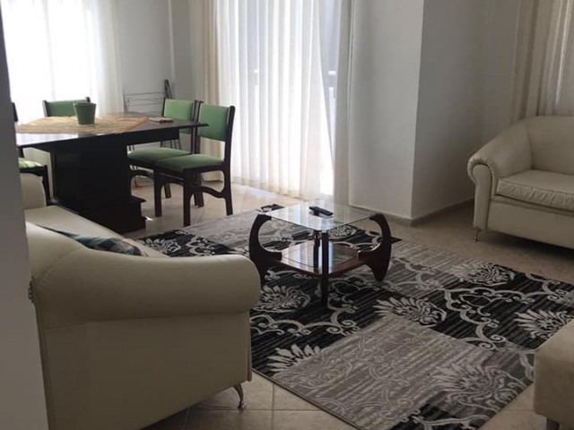 Girne Merkez'de eski Çeliker Hastanesi yakınında full eşyalı 110 mt2 genişliğinde 2 banyo 2 balkonlu geniş aileye uygun kiralık apartman dairesi. 05338445618