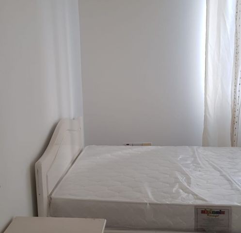 Girne Merkez de kiralık full eşyalı  geniş ve ferah balkonlu 3+1  (2 depozit+ kira +Komisyon)