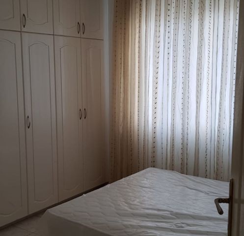 Girne Merkez de kiralık full eşyalı  geniş ve ferah balkonlu 3+1  (2 depozit+ kira +Komisyon)