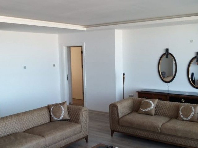 mit dieser einzigartigen Aussicht auf die größte Struktur von Kyrenia bietet unsere 3+1 große, geräumige Wohnung zur Miete in der obersten Etage von FEO elegance, die mit modernen Möbeln ausgestattet ist, die Türen für Luxus und hochwertiges Leben öffnet... 05338445618 ** 