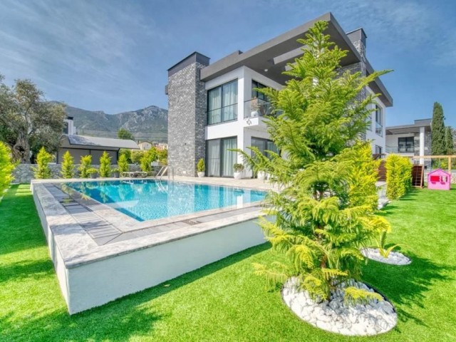 VIP class 3+1 Villa in Girne, Ozanköy