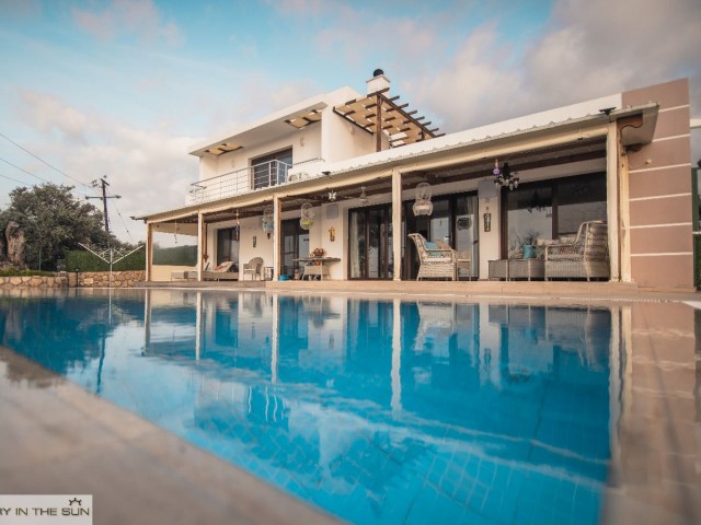 VOLL EINGERICHTETE VILLA MIT 3 SCHLAFZIMMERN UND POOL ZUM VERKAUF IN ESENTEPE, KYRENIA !!