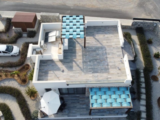 3 BEDROOM BUNGALOW 100M TO THE SEA IN BAHCELI KYRENIA !!