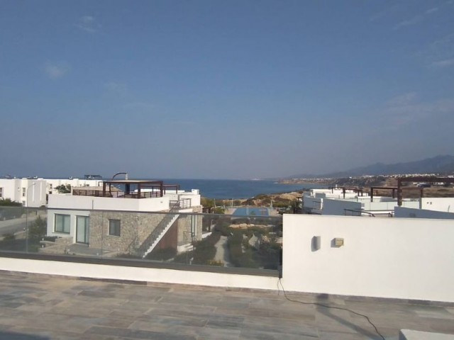 BUNGALOW MIT 3 SCHLAFZIMMERN 100 M ZUM MEER IN BAHCELI KYRENIA !!