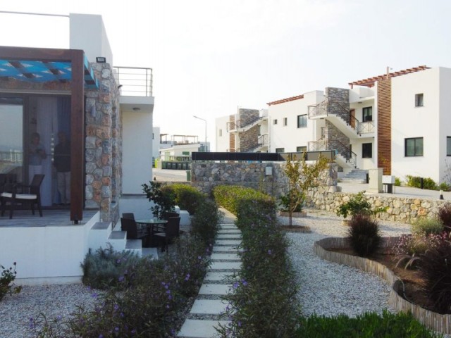 BUNGALOW MIT 3 SCHLAFZIMMERN 100 M ZUM MEER IN BAHCELI KYRENIA !!