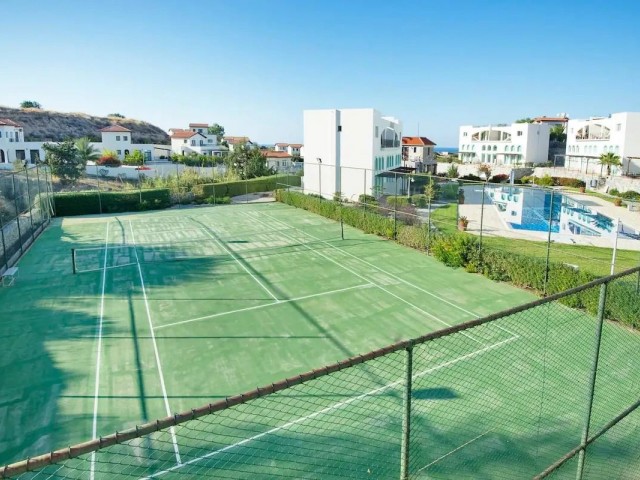 2 BEDROOM PENTHOUSE APARTMENT FOR SALE IN KYRENIA BAHCELI !! WITH POOL AND TENNIS COURT ON SITE !!