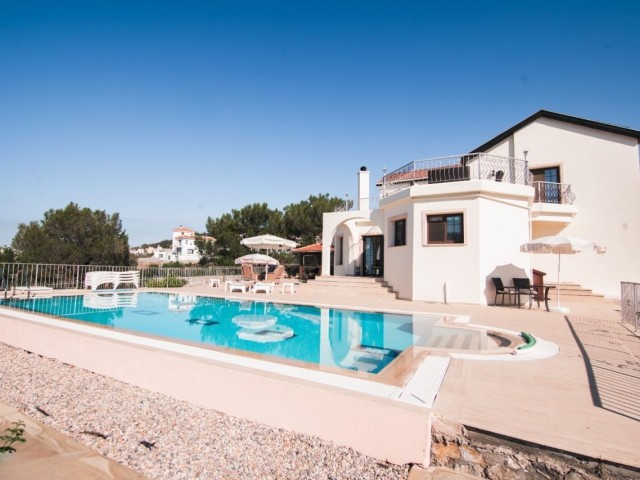 FULLY EQUIPPED 4 BEDROOM VILLA WITH SEA VIEWS IN ESENTEPE KYRENIA !!