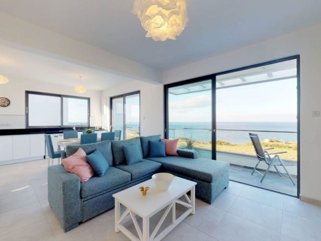 FULLY FURNISHED 3 BEDROOM PENTHOUSE 100M FROM THE SEA!!