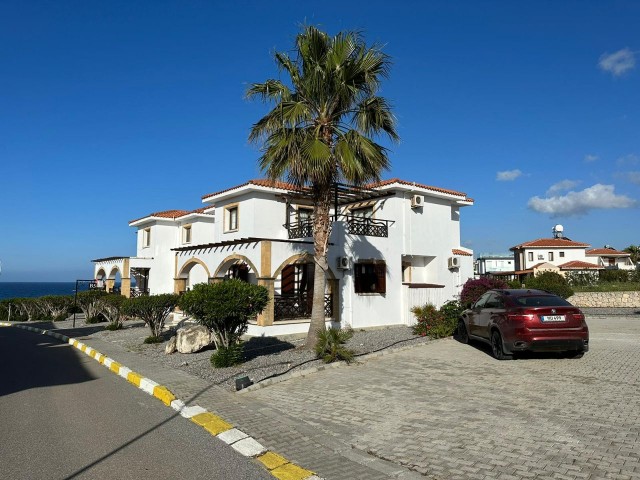 GREAT VALUE FULLY FURNISHED 3 BEDROOM APARTMENT WITH SEA VIEWS!!