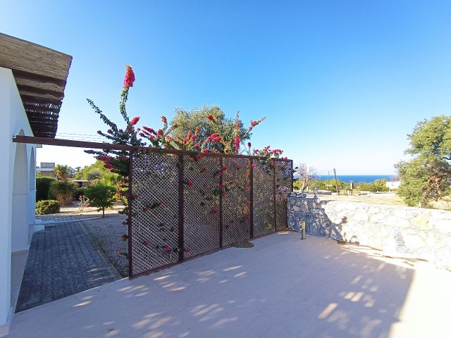 Роскошная вилла с 4 спальнями и видом на море в Эсентепе