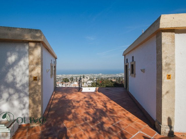 Luxuriöse Doppelvilla mit atemberaubendem Blick in Bellapais