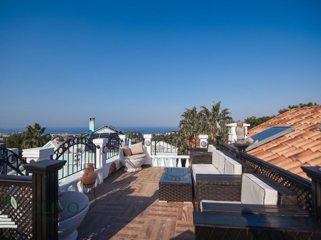 Luxuriöse 3-Schlafzimmer-Villa mit Pool und atemberaubendem Blick in Catalkoy