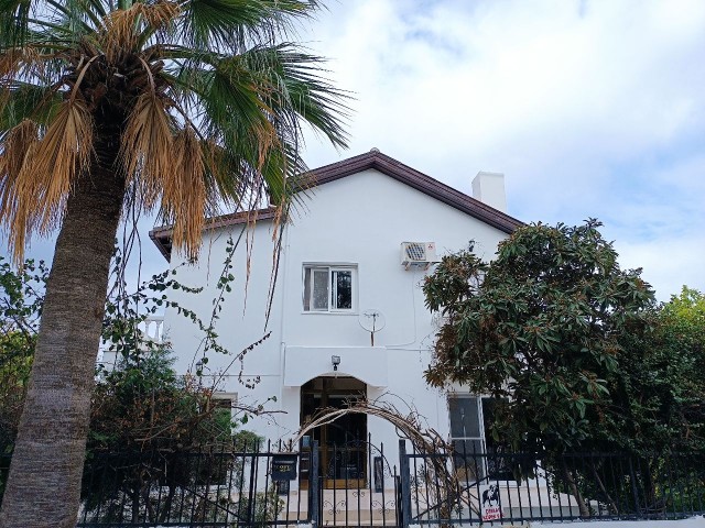 Bezaubernde 3/4 Schlafzimmer-Villa mit Pool und Spektakulärem Blick in Ozankoy, Kyrenia