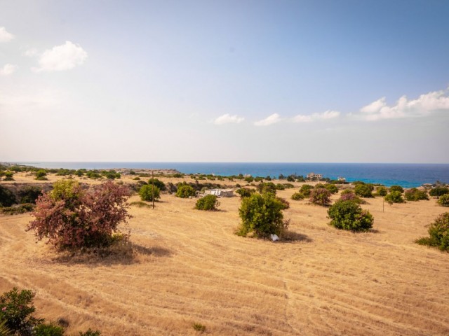 Büyüleyici Sahil Yaşamı: Bahçeli, Girne'de 2 Yatak Odalı Penthouse