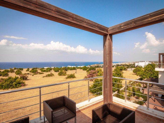 Faszinierendes Küstenleben: 2-Zimmer-Penthouse in Bahceli, Kyrenia