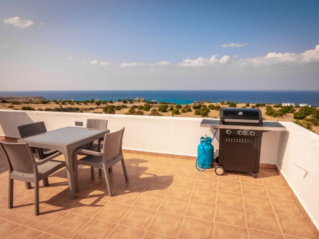 Faszinierendes Küstenleben: 2-Zimmer-Penthouse in Bahceli, Kyrenia