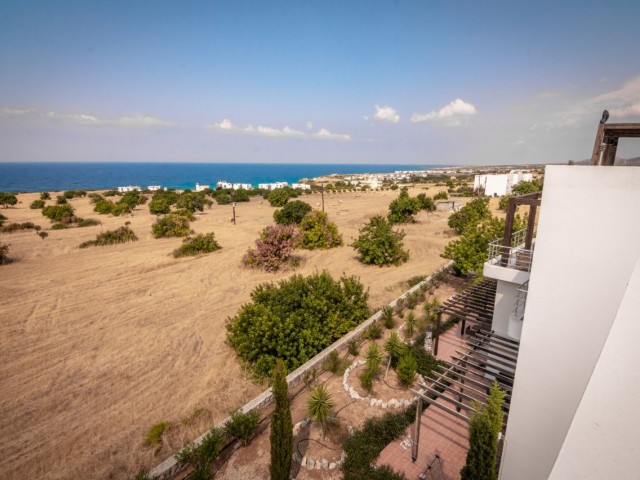 Faszinierendes Küstenleben: 2-Zimmer-Penthouse in Bahceli, Kyrenia