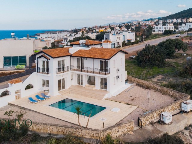 Geräumige Villa mit atemberaubendem Meerblick in der Nähe des Dorfes Esentepe !!