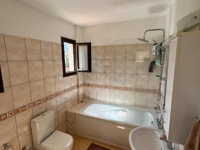 Reizende 3-Zimmer-Villa mit Pool und Privatgarten in Bahçeli, Kyrenia